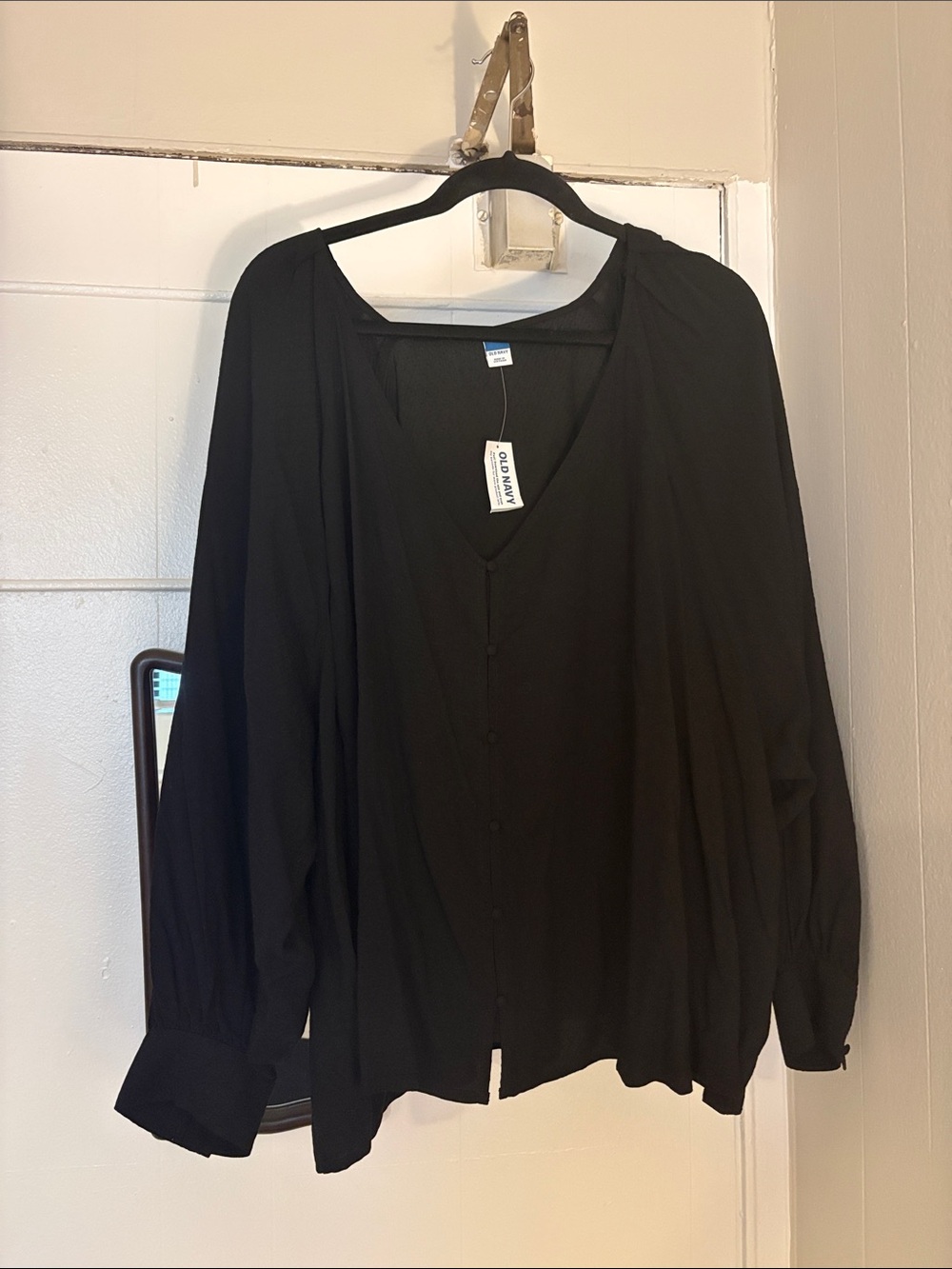 Old Navy Black V-Neck Button-Front Blouse